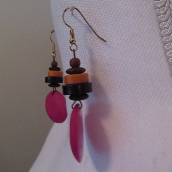 Vintage Beaded Earrings - Picture 4 of 8